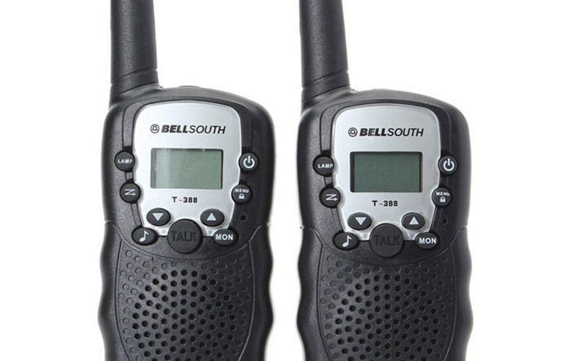 BELLSOUTH T-388 2pcs UHF Mini Radios Walkie Talkies review – with Flashlight, 22 Channel 0.5W